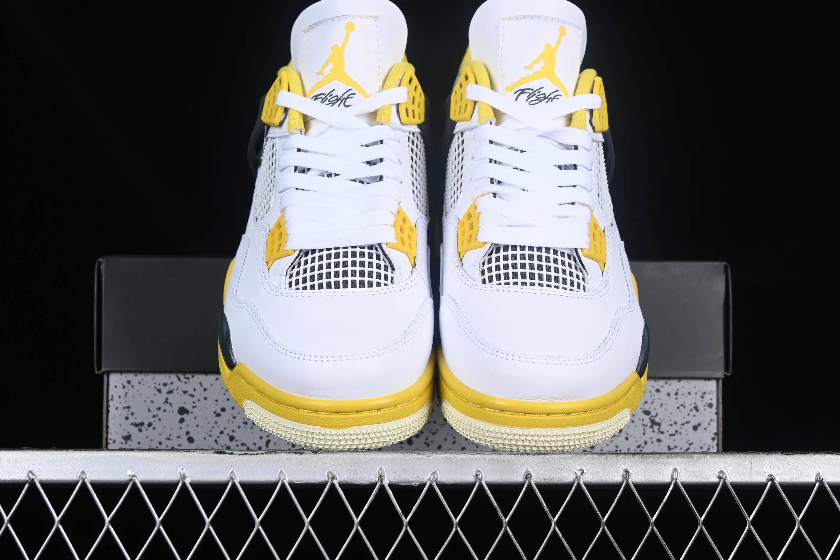 All categories Air Jordan Jordan series basketball shoes Air Jordan 4 L version Air Jordan 4 Retro "Vivid Sulfur" AJ4 Joe 4 White Thunder AQ9129-101